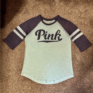 PINK Victoria's Secret Tee 3/4 length sleeves. Baseball sleeves T-shirt Large